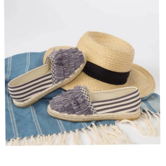 Tiered Fringe Stripe Skimmer Flat 🚨PRICE FIRM🚨 - Picture 2 of 7